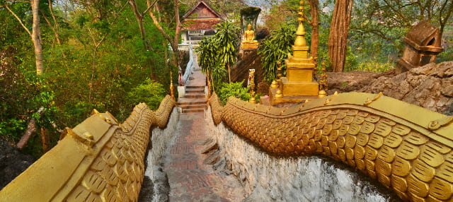 Laos - Highlight Tour ~ Tuktuk Safari - Vang Vieng - Luang Prabang - Kuang Si waterfalls - Pha Tad Ke Garden - Pakbeng - Huayxay - Chiang Khong - Lanjia Lodge - Chiang Rai